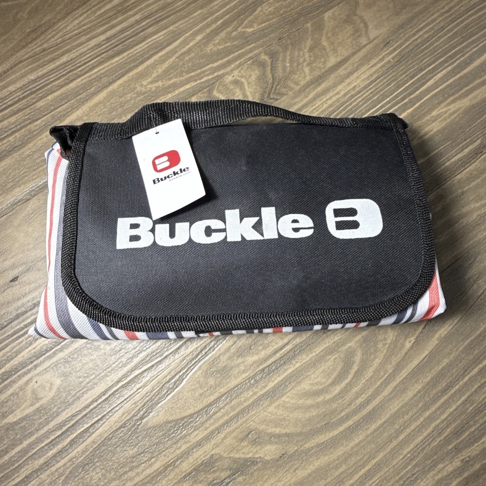 NWT Buckle Picnic Mat Outdoor Portable Beach Ground Cover Red White Blue 59x57